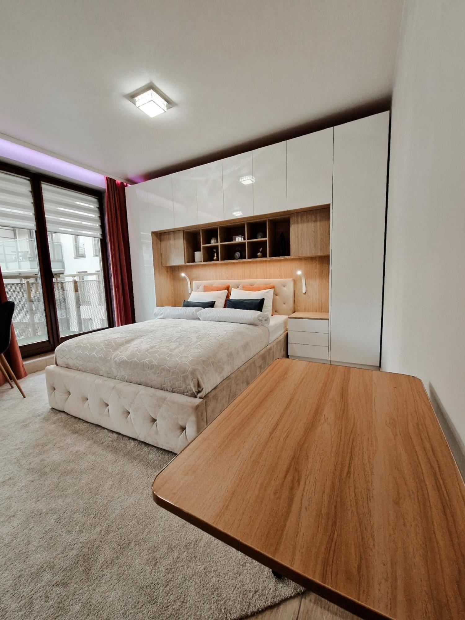 Green Terrace Centrum Apartment Wroclaw Bagian luar foto
